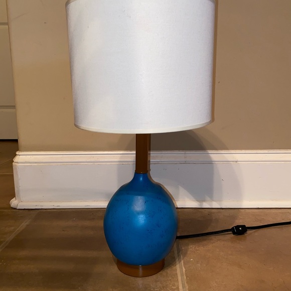 Lamp Urban Shop Modern Table Lamp, Blue 20โ x 10 1/4โ - Picture 10 of 11